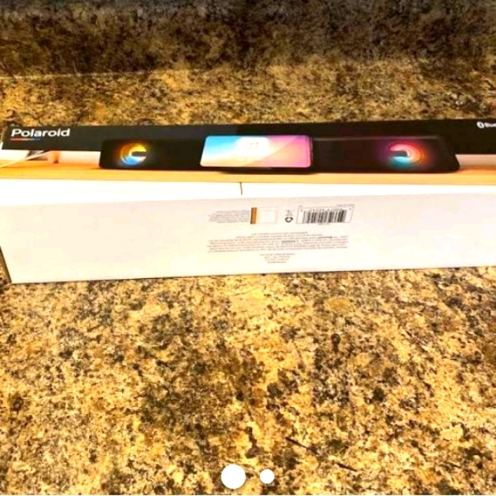 Polaroid Bluetooth sound bar with LED Lights
